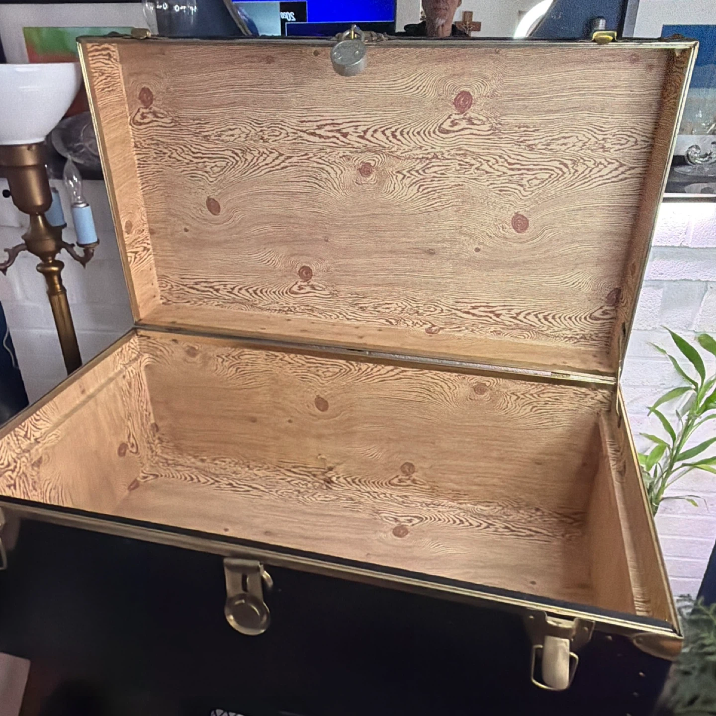 Vintage Steamer Trunk Storage Chest - photo 3