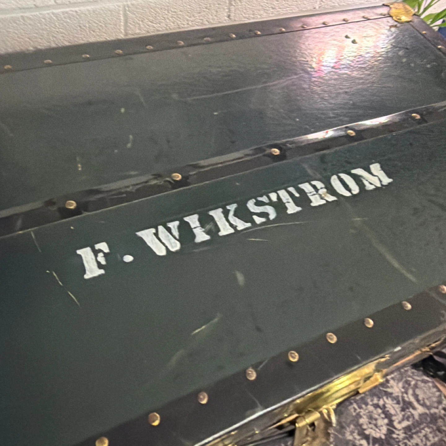 Vintage Herald Trunk with "F. WIKSTROM" Personalization - photo 3
