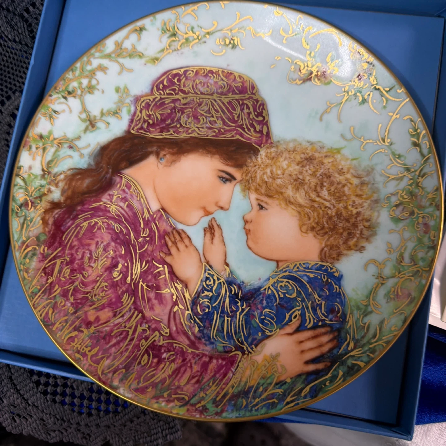 The Edna Hibel 1988 Mother's Day Plate by Knowles - photo 5