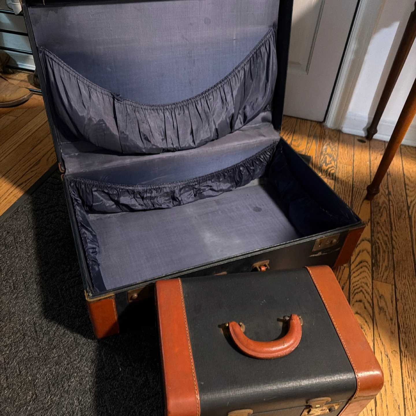 Vintage Luggage Set - Two Piece Suitcase Set - photo 3