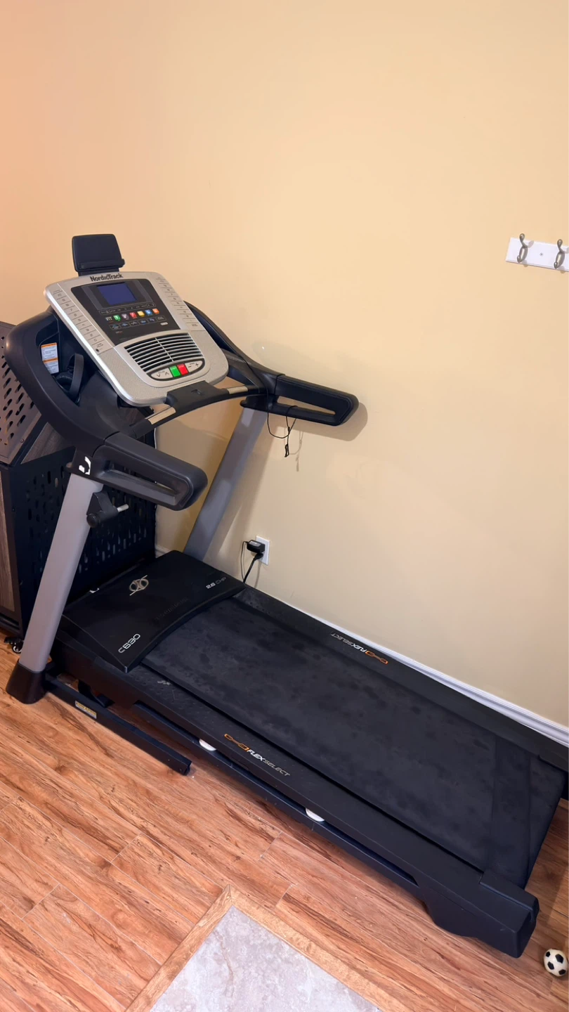 NordicTrack C630 Treadmill - photo 3
