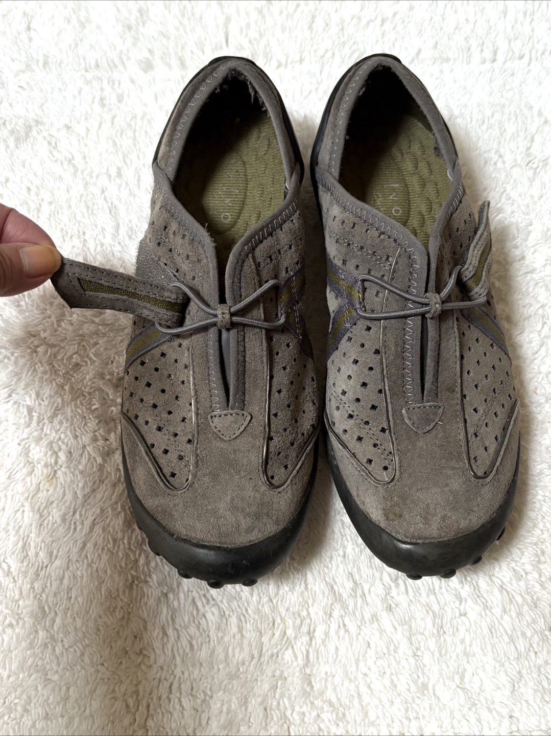 Clark’s Privo Women's Grey Suede Perforated Slip-On Shoes - photo 5