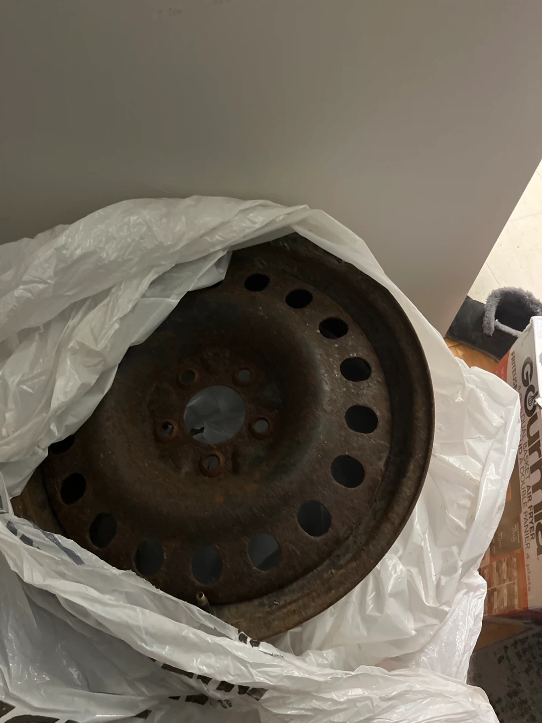 Used Steel Wheel Rim -Nissan rouge 2017 - photo 2
