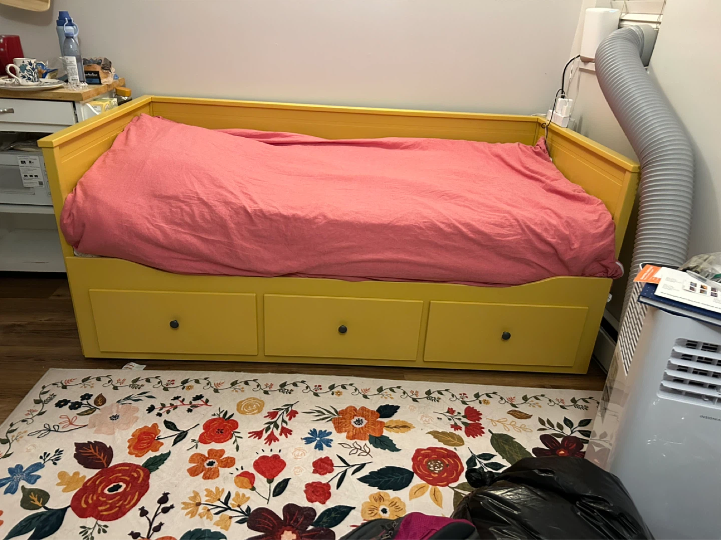 Yellow Daybed with 3 Drawers