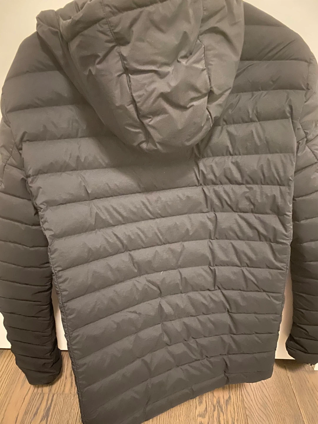Vuori Black Puffer Jacket - Size S - photo 4