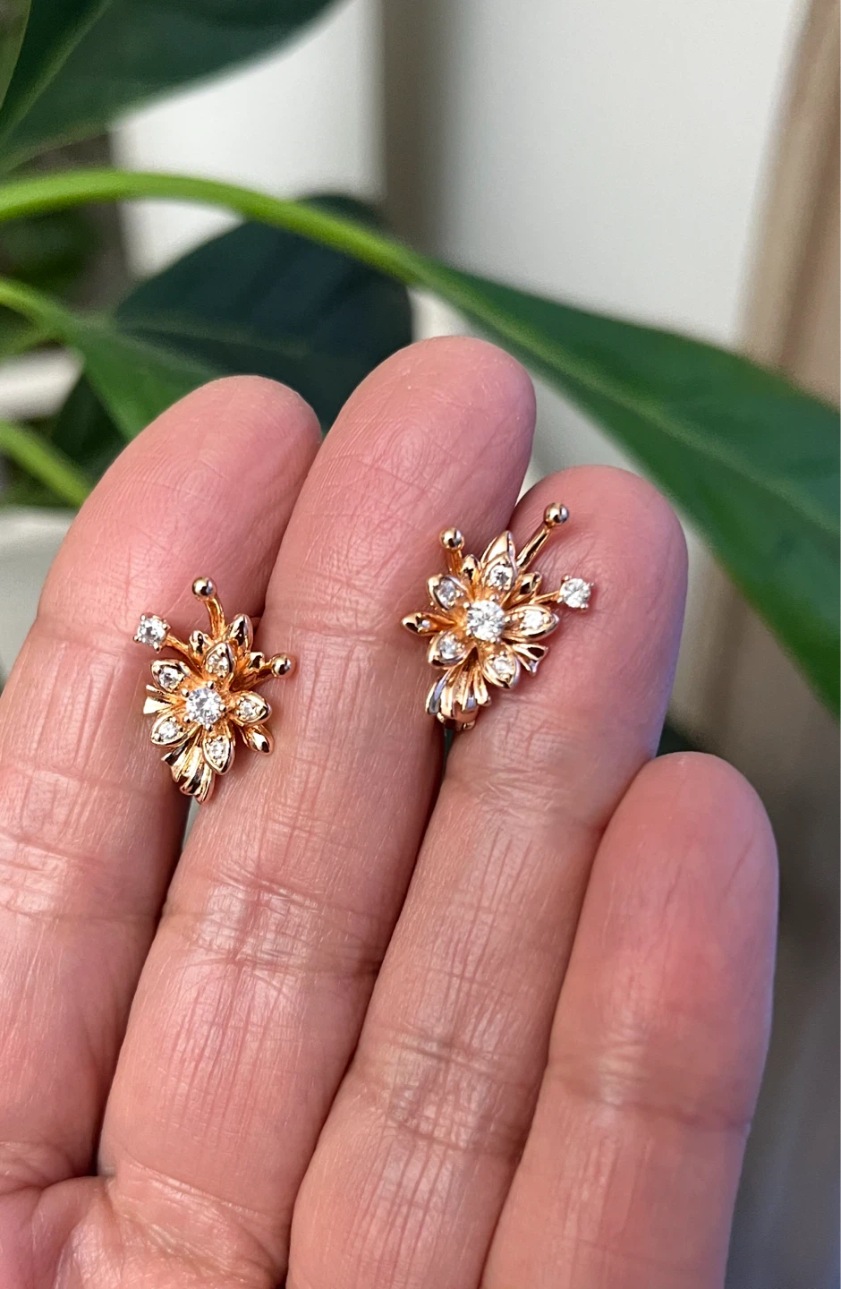 Rose Gold plated Flower Earrings with zircons