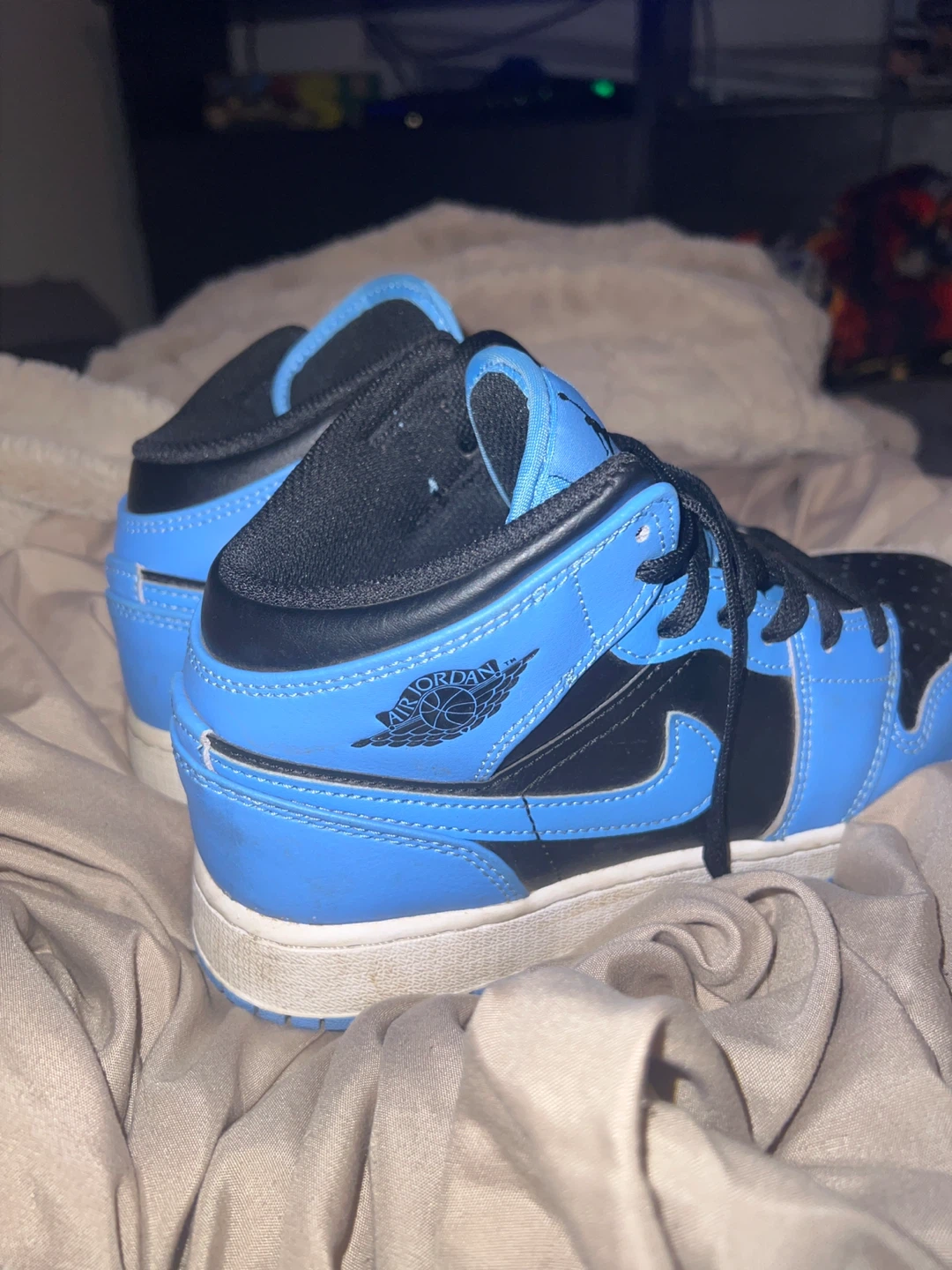Air Jordan 1 Mid SE Blue Black