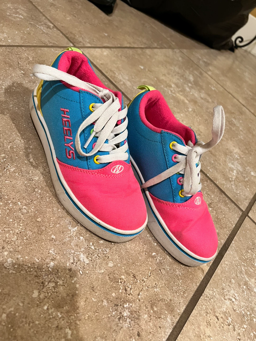 Heelys Roller Shoes