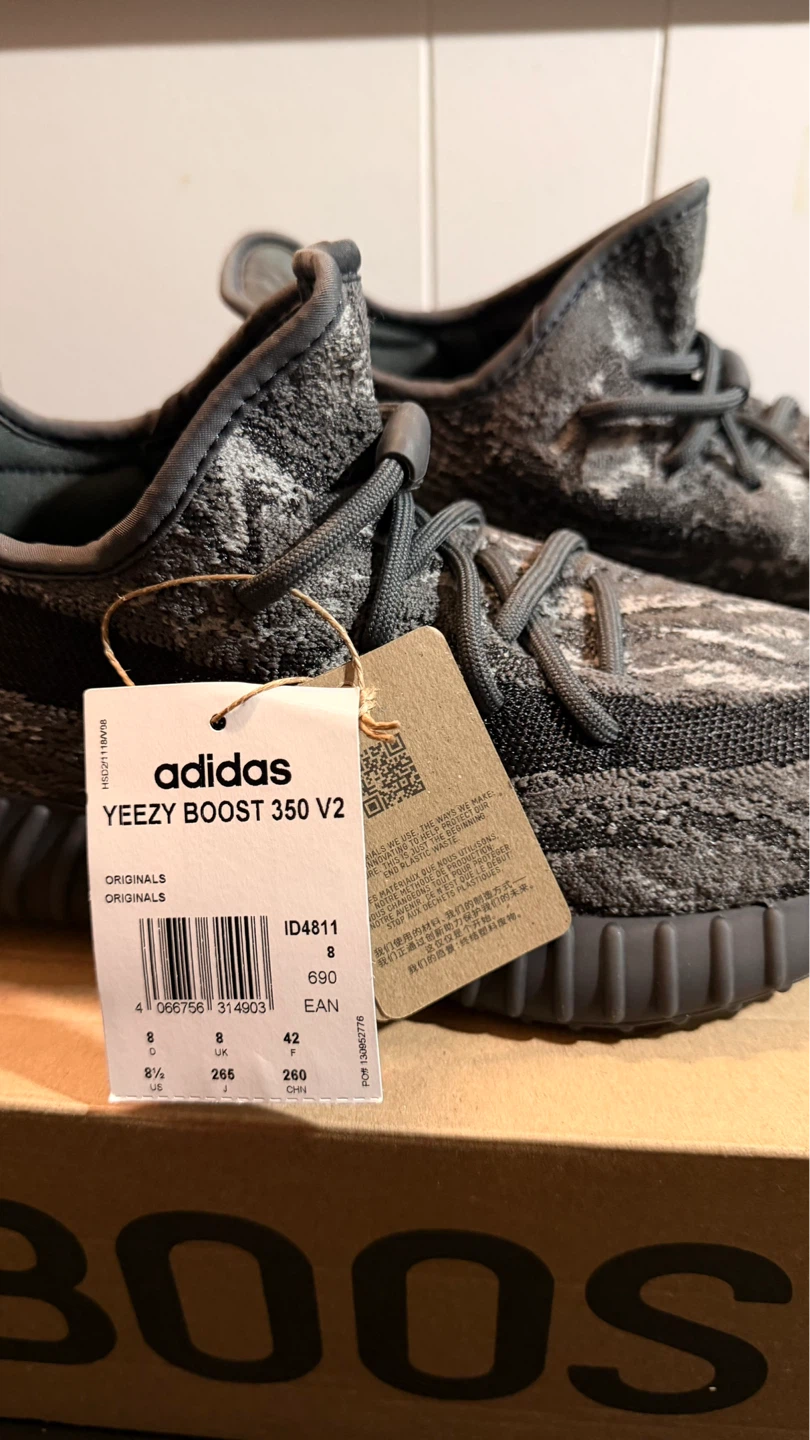 Adidas Yeezy Boost 350 V2 Dark Grey Size 8.5 - photo 4