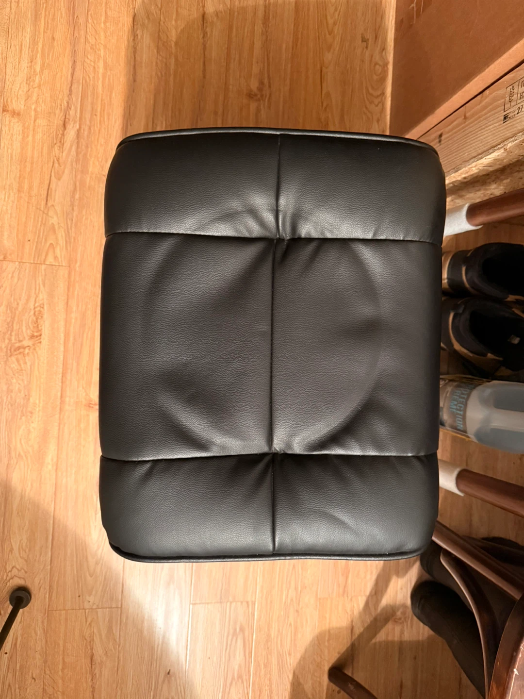 Black Faux Leather Ottoman 🌱 - photo 2