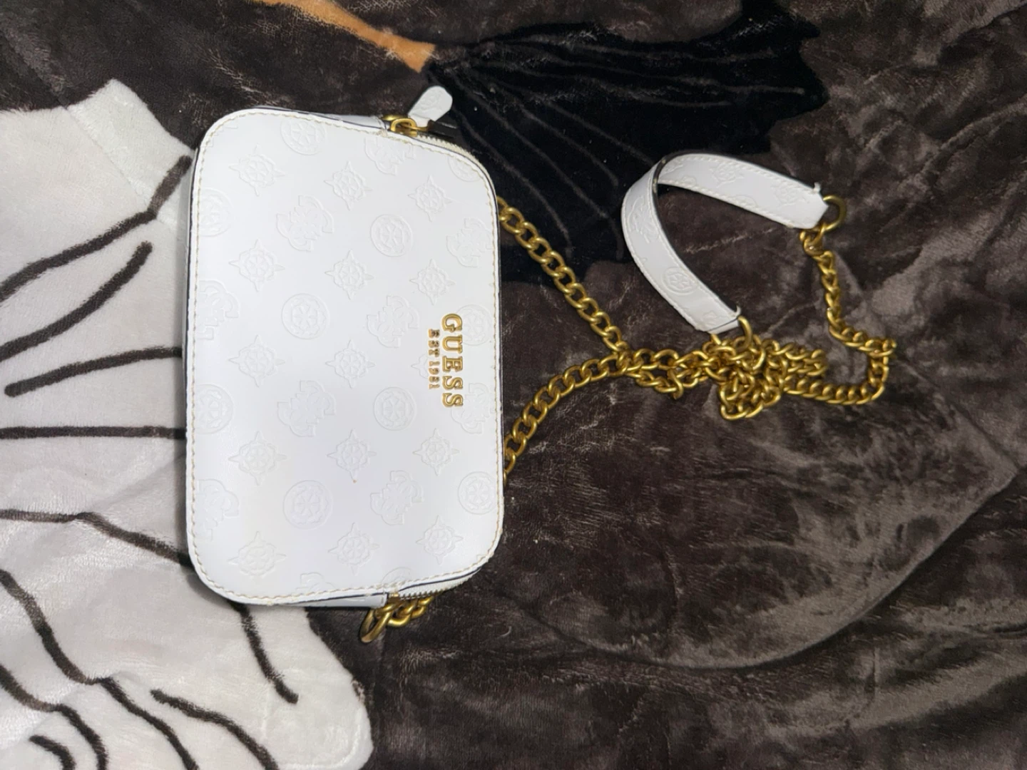 GUESS White Embossed Chain Shoulder Bag