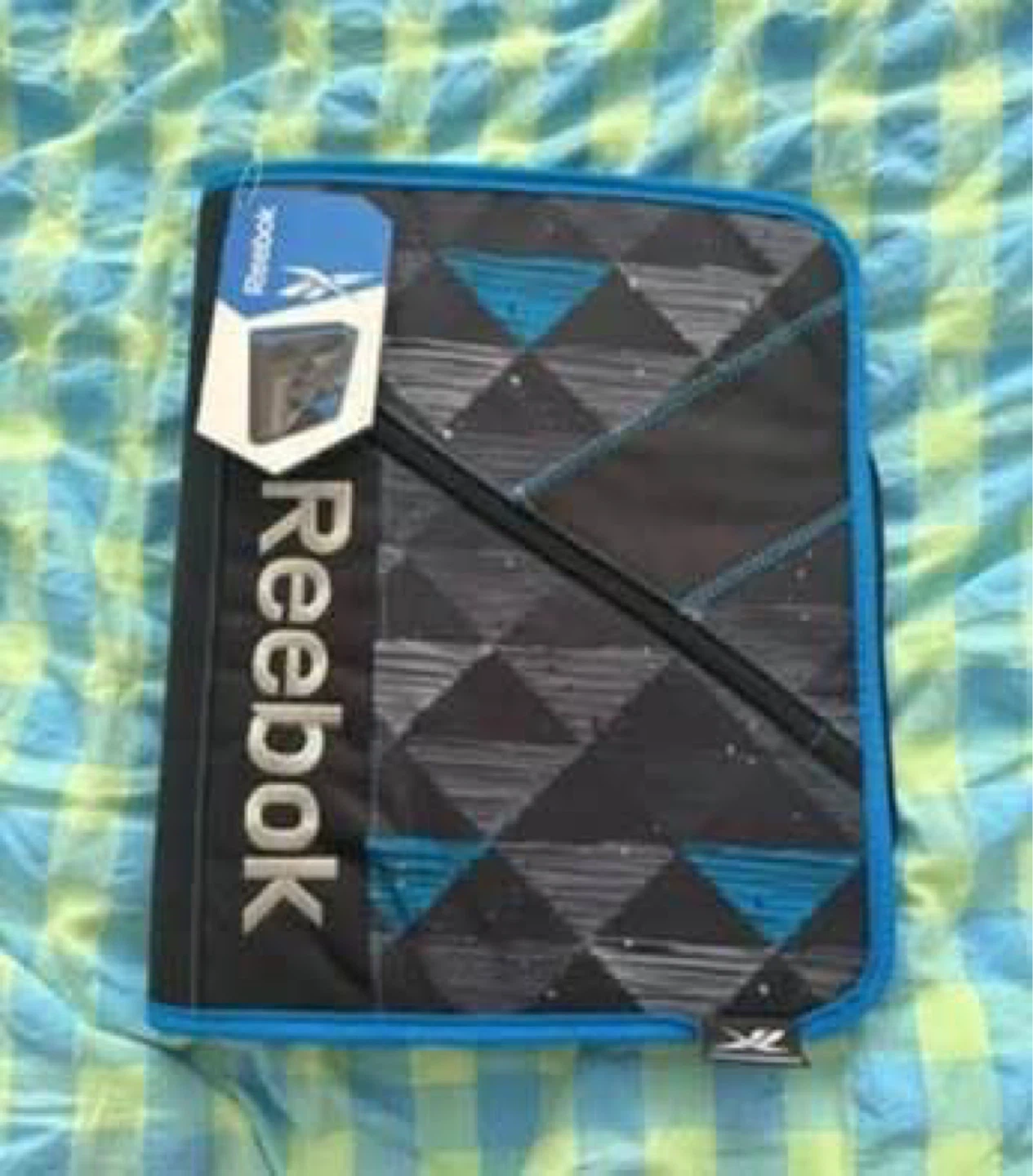 Reebok zip up binder (New) (Tags still attached)