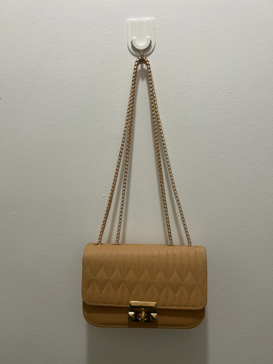 Quilted Chain Shoulder Bag