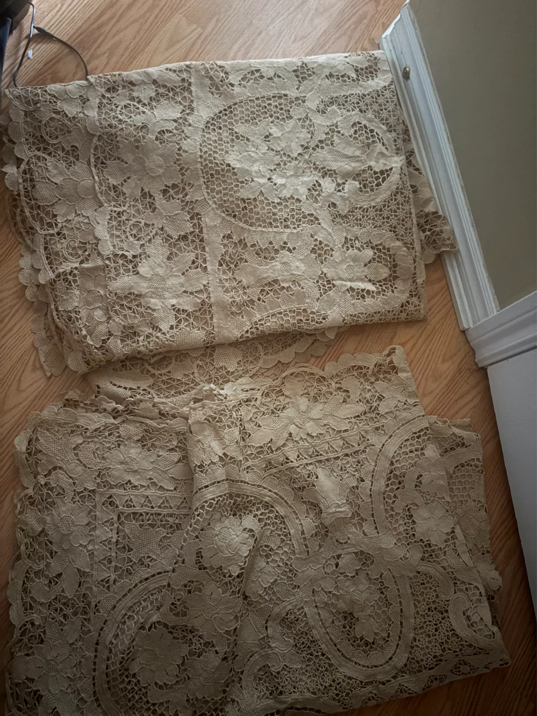 Lace Table Runner & set
