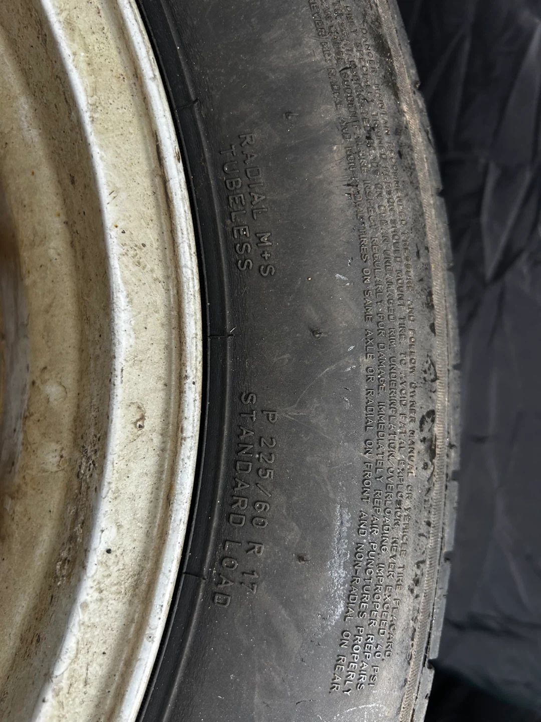 Pirelli P225/60R17 Tires with rims (Set of 4) - photo 5