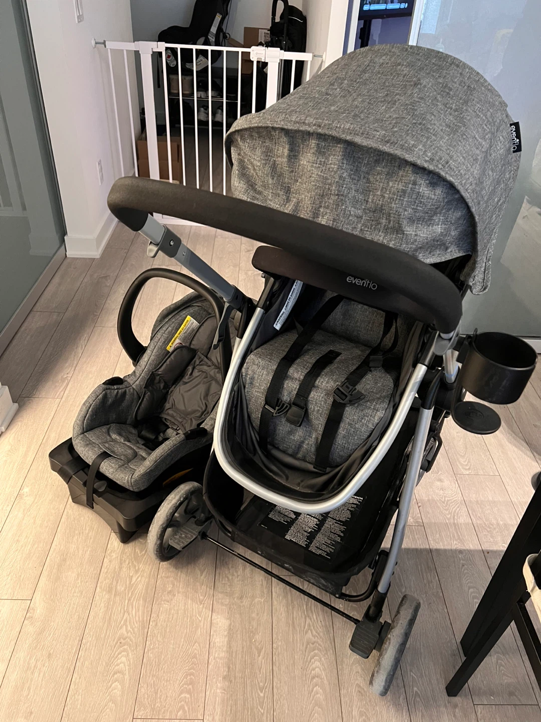 Evenflo Stroller Travel System with Car Seat - photo 2