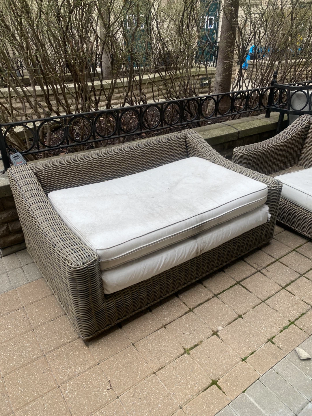 Wicker Loveseat patio - photo 2