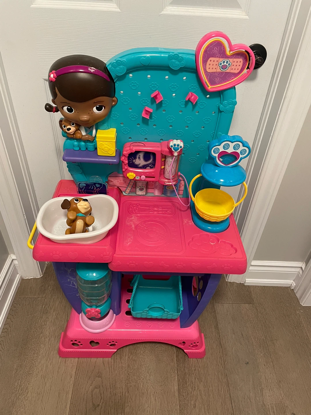 Doc McStuffins Pet Vet Clinic Toy Playset