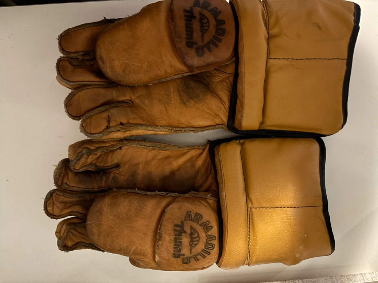 Vintage Hockey Gloves - photo 2