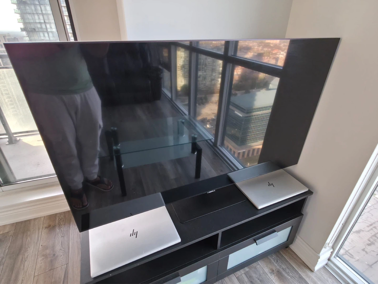 🔥 Moving Sale – Like New Furniture & TVs 🔥 - photo 3