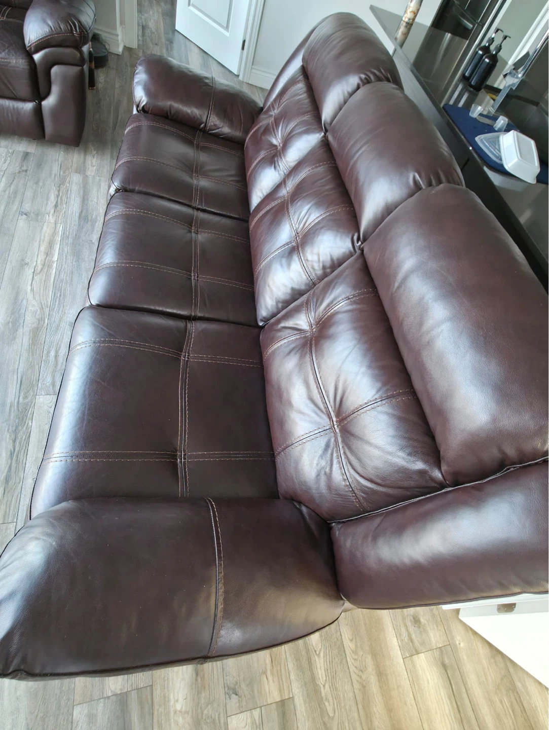 🔥 Moving Sale – Like New Furniture & TVs 🔥 - photo 4