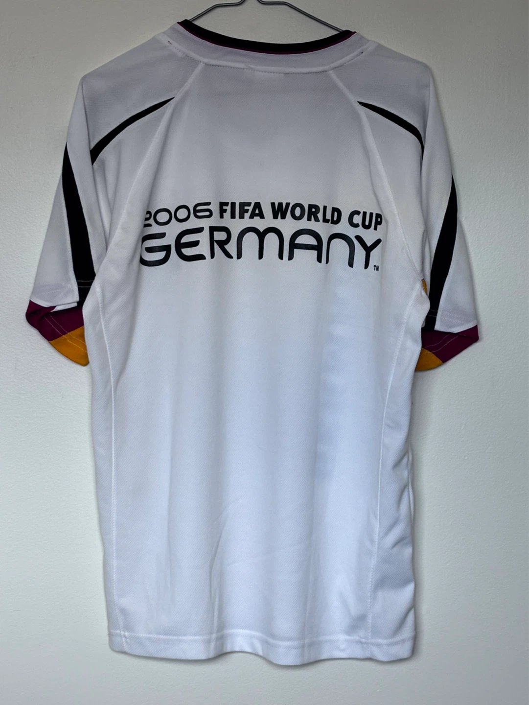 Vintage Germany FIFA World Cup 2006 Jersey ( Men’s Medium) - photo 4