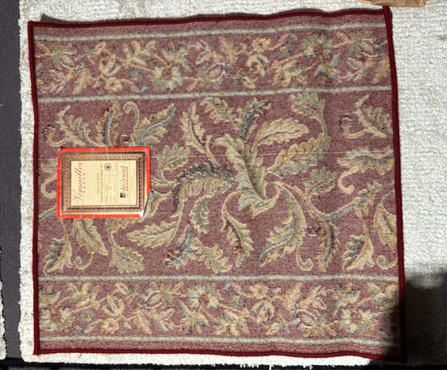 Boutique Decorative Accent Rug - photo 2