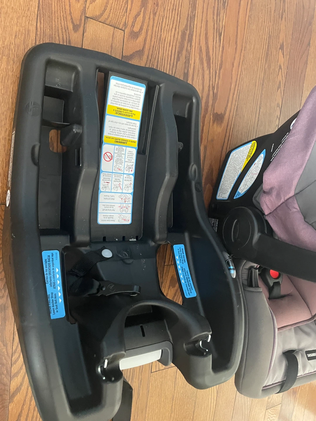 Graco SnugRide Infant Car Seat with  2 Bases