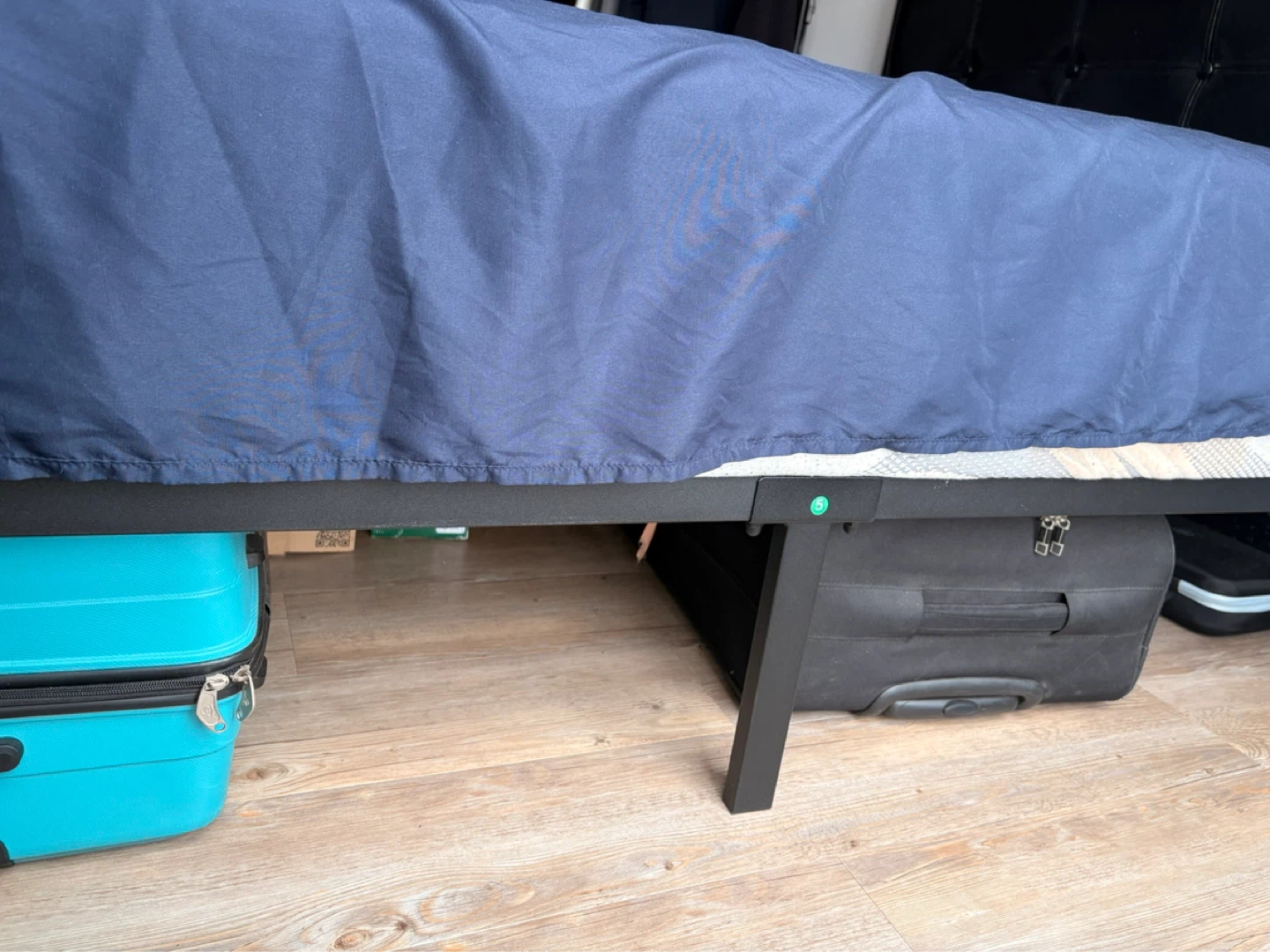 Bed Frame - Queen Size - photo 3