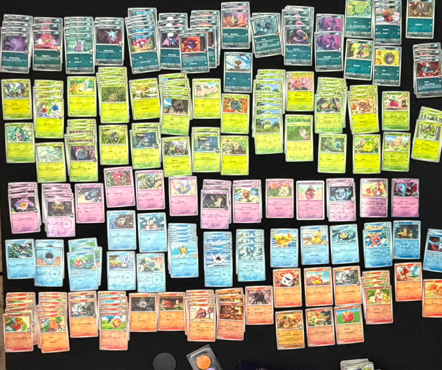 Pokemon cards. Box Bundle of 568 cards. - photo 3