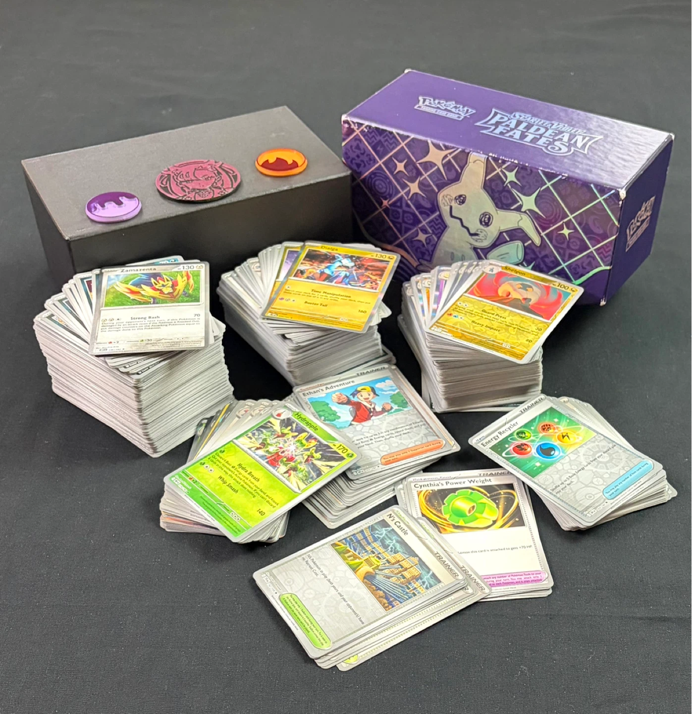 Pokemon cards. Box Bundle of 568 cards.