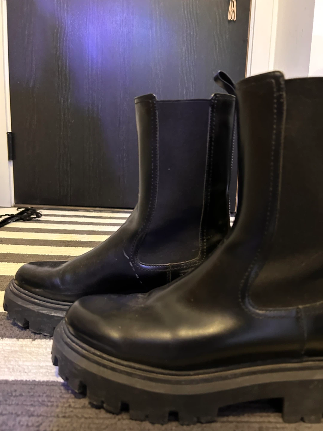 Black Chelsea Boots - photo 3