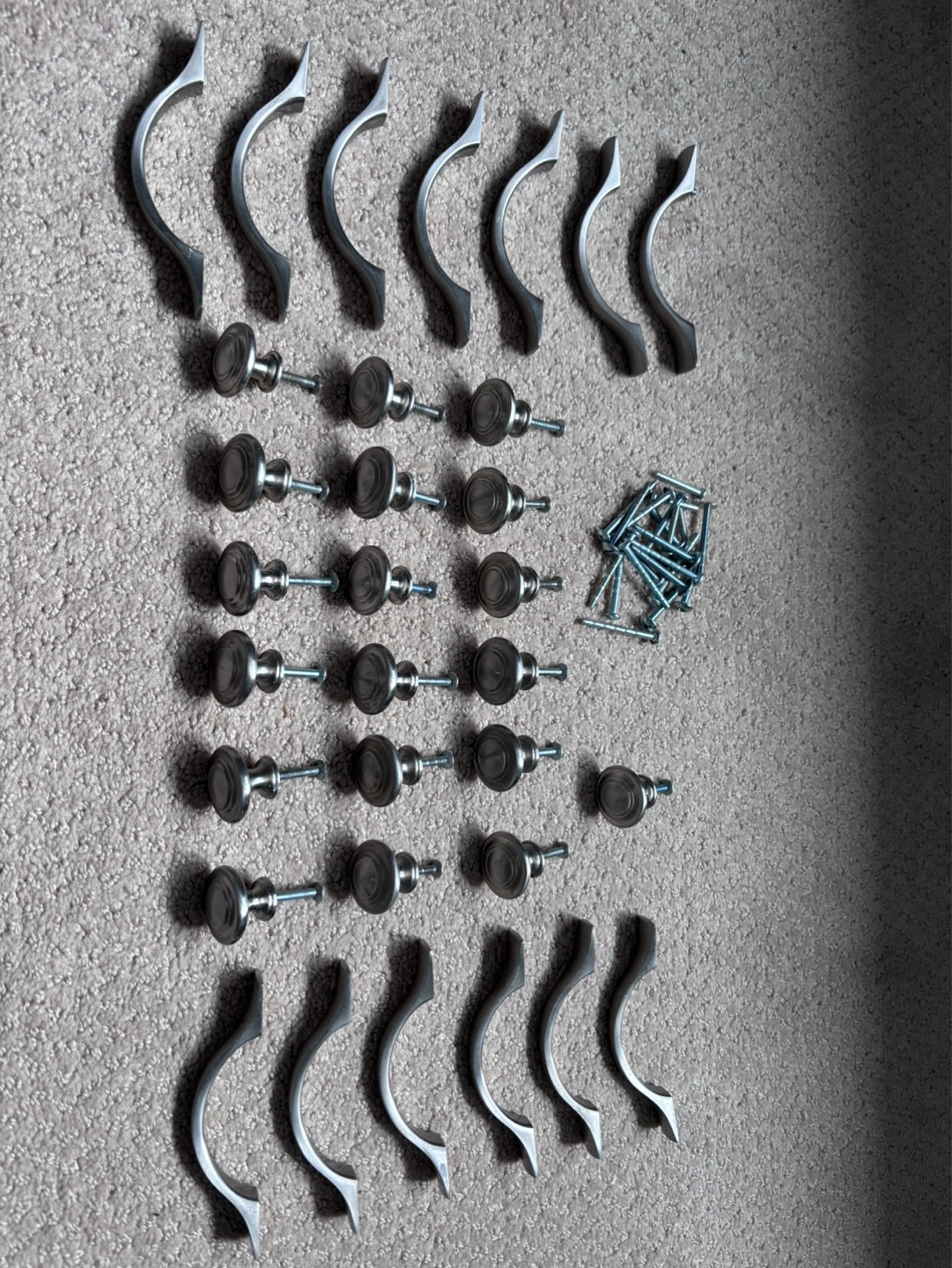 Cabinet Door Knobs and Pulls