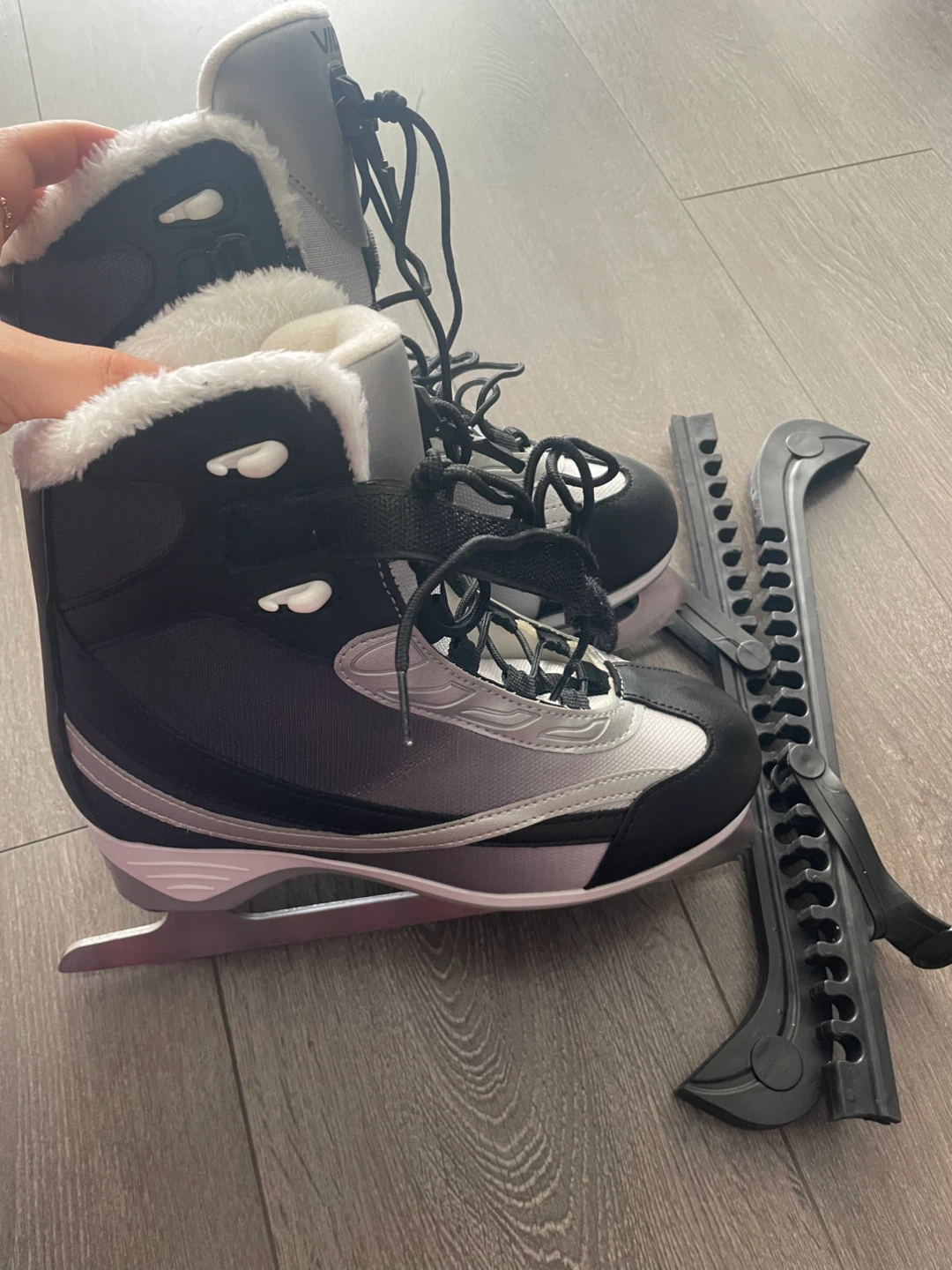 Vic Hockey Ice Skates - photo 2