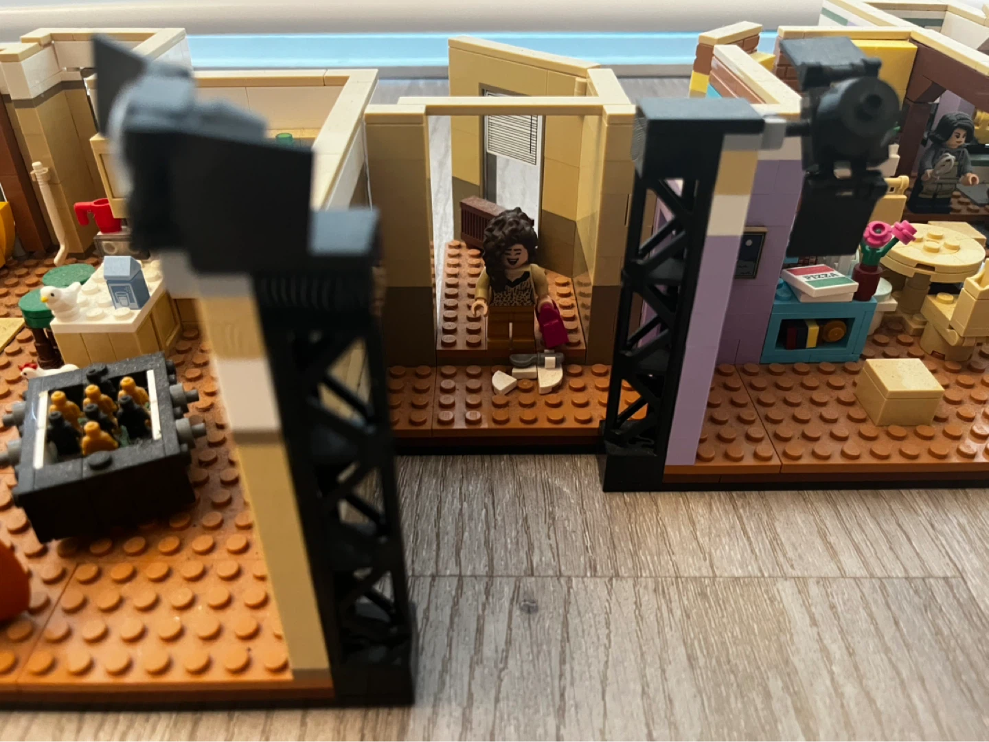 Lego Friends Apartment 10292 - photo 4