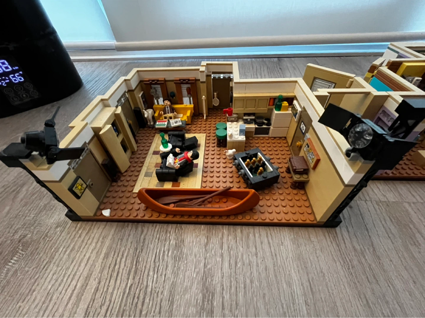 Lego Friends Apartment 10292 - photo 2
