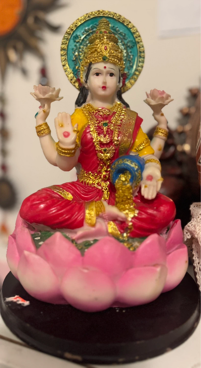Lakshmi Mata Statue - photo 2