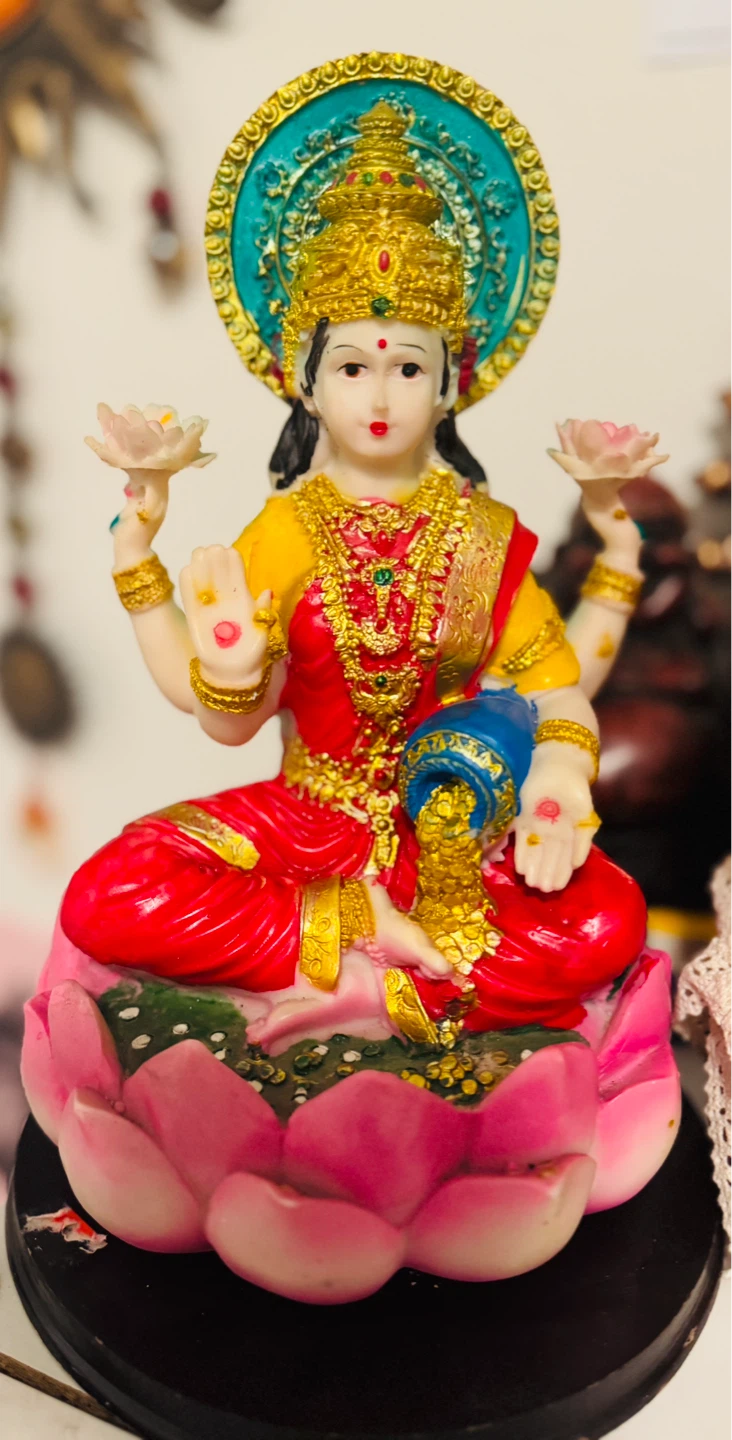 Lakshmi Mata Statue - photo 3