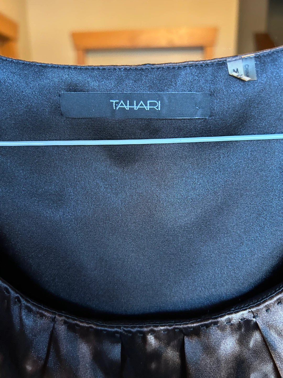 Tahari Sleeveless Blouse - Size Medium - photo 3