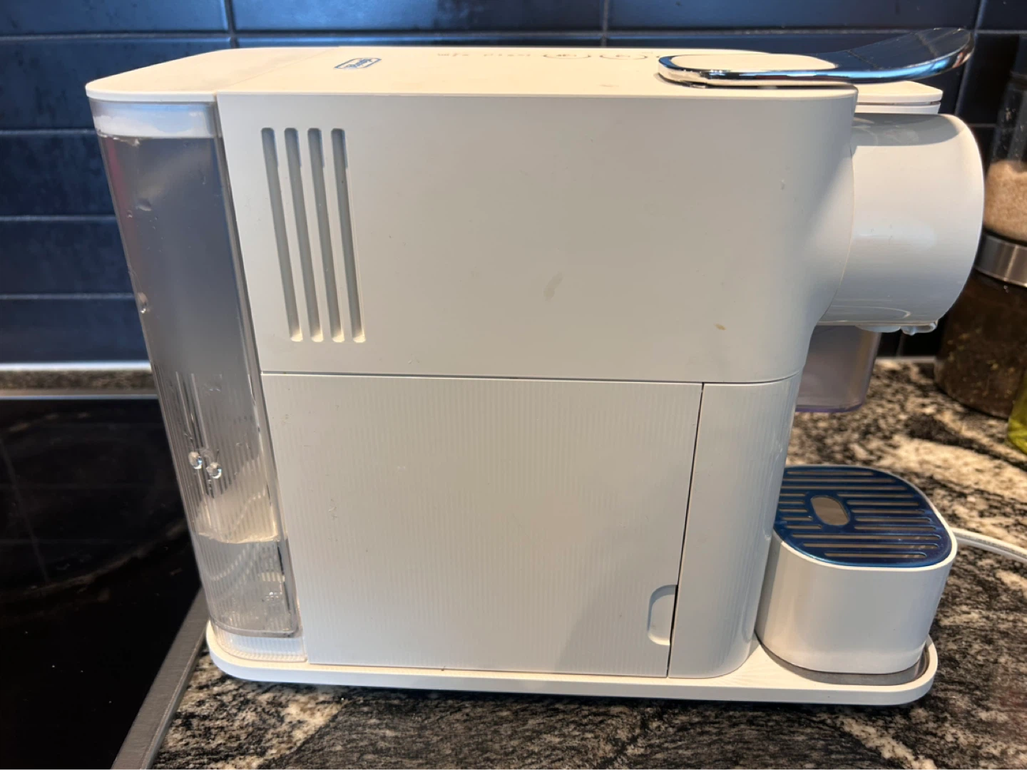 Nespresso Coffee Machine - photo 4