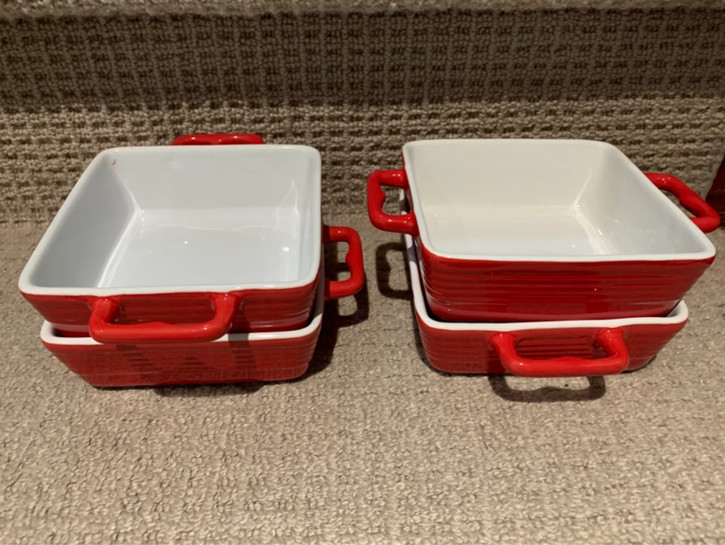 Set of 6 Red and White Ceramic plates - photo 4