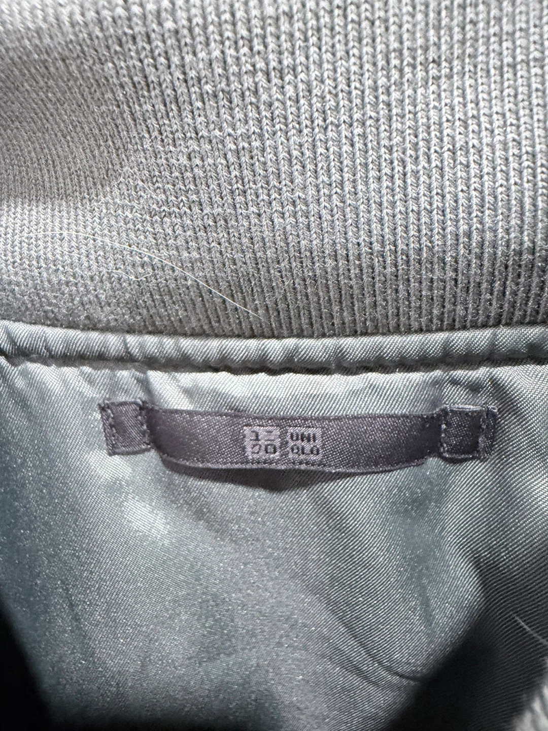 Uniqlo Bomber Jacket - FALL WINTER - photo 4