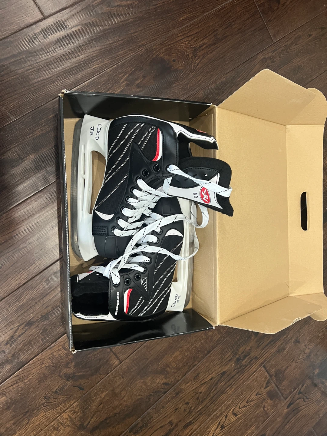 Hespeler Hockey Skates Size J5 - photo 2