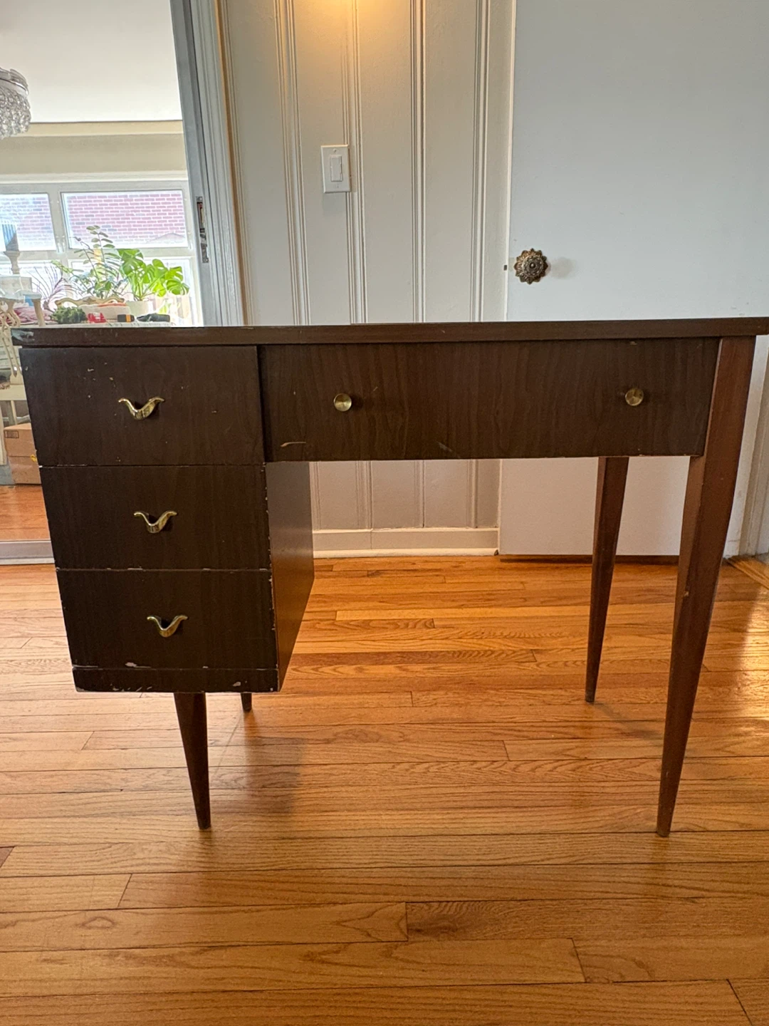 Singer Sewing Machine with Cabinet - photo 2