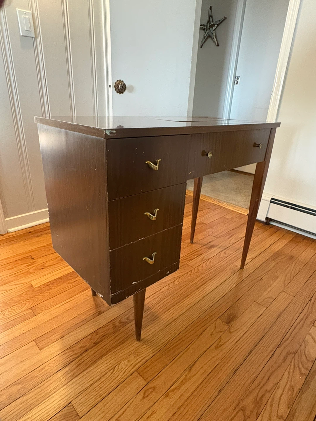 Singer Sewing Machine with Cabinet - photo 3