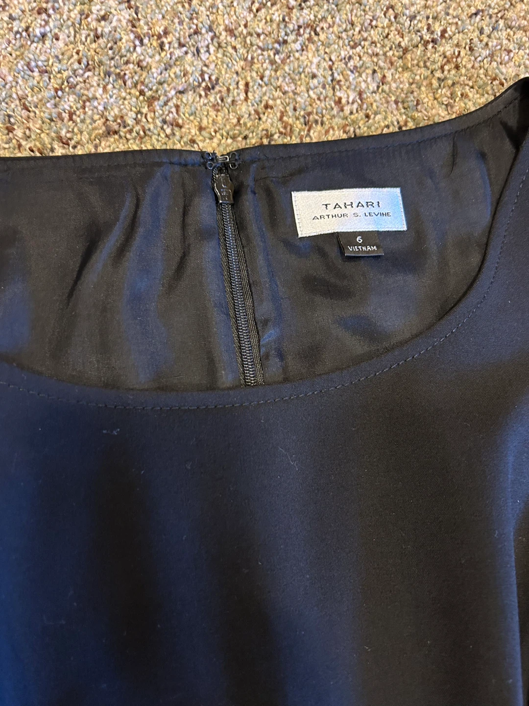 Tahari Arthur S. Levine Black Sheath Dress Size 6 - photo 3