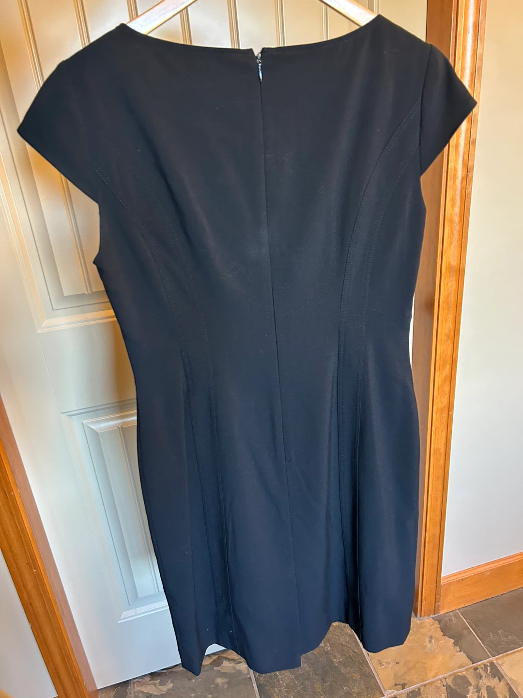 Tahari Arthur S. Levine Black Sheath Dress Size 6 - photo 4