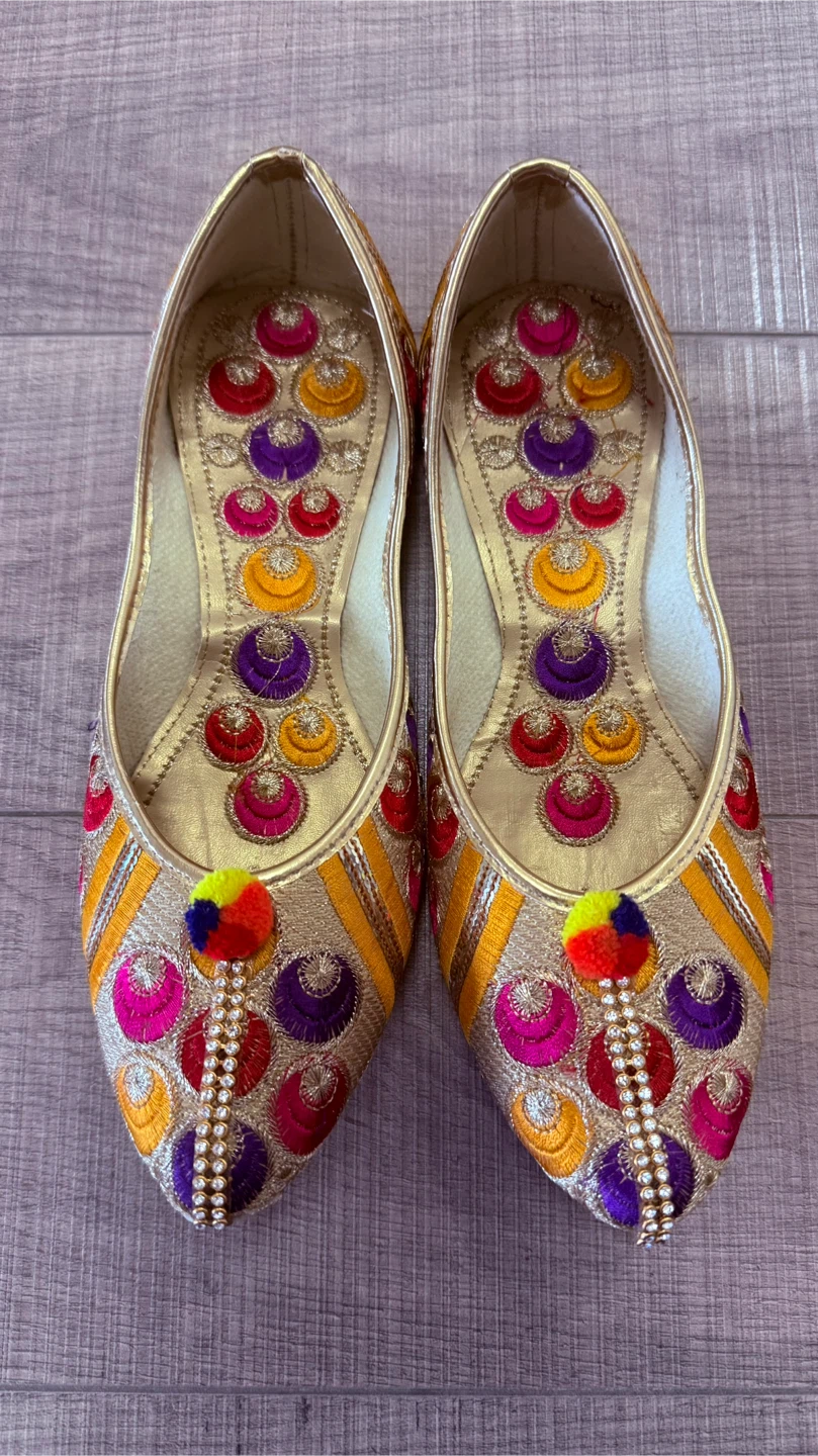 Embroidered Punjabi Jutti Shoes