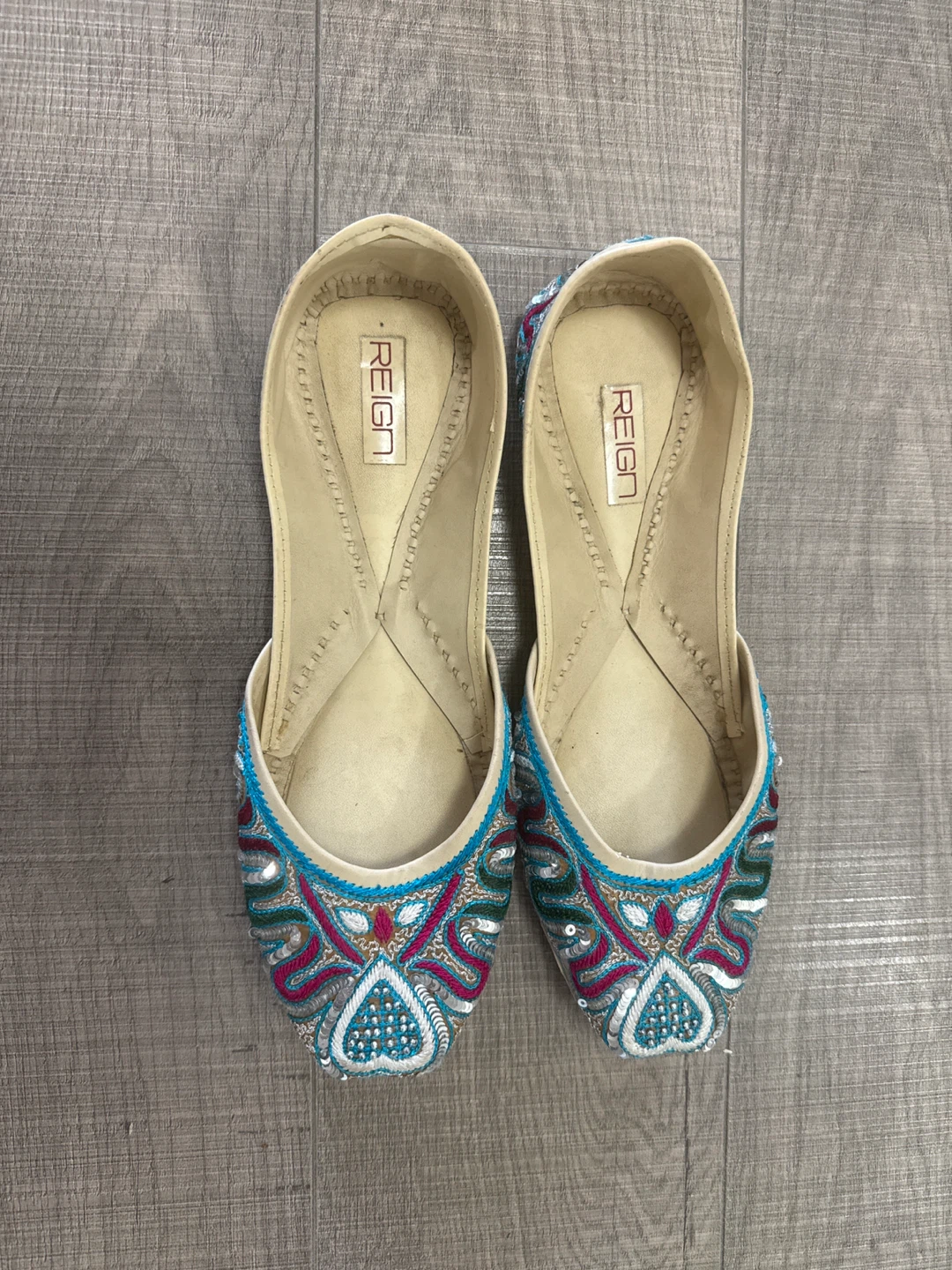 Reign Embroidered punjabi jutti - photo 3