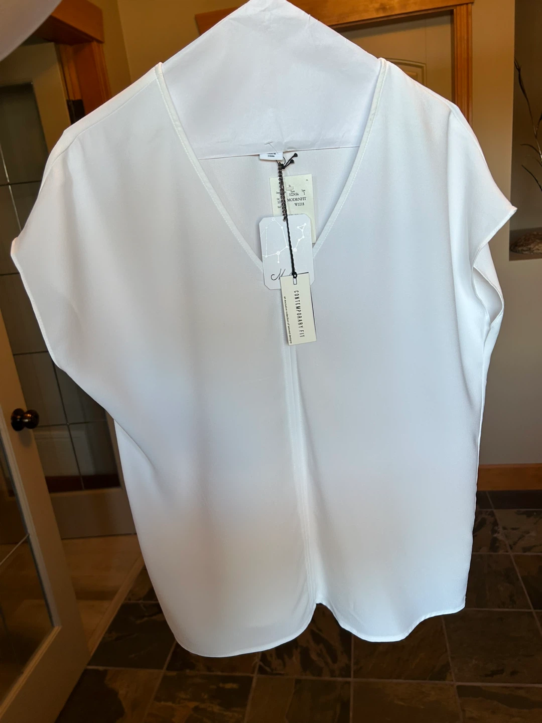 Mattisse White Contemporary Fit Blouse - Medium